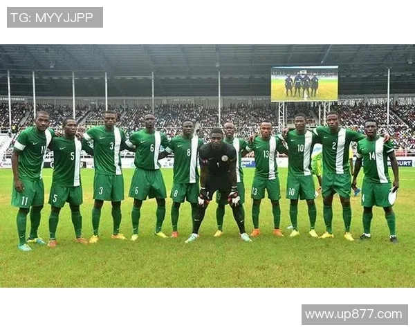 非洲足球明星展现无私爱心助力社区发展与儿童福利